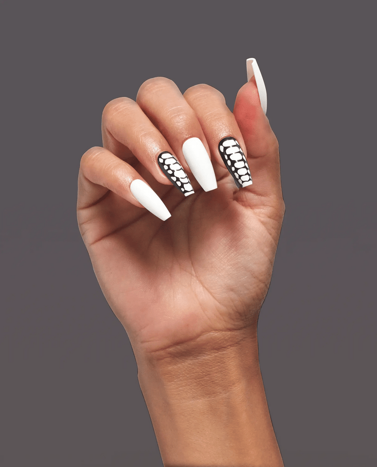 DW™ 576 PCS Colored Nail Kit